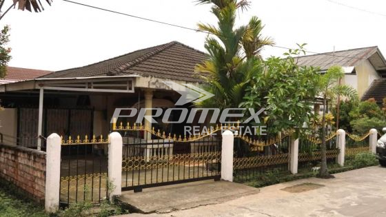 Dijual rumah halaman luas