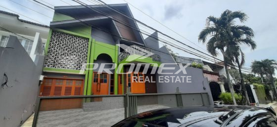 rumah-bergaya-industrialis-siap-huni-bagus-furnished-harga-murah-di-lebak-bulus