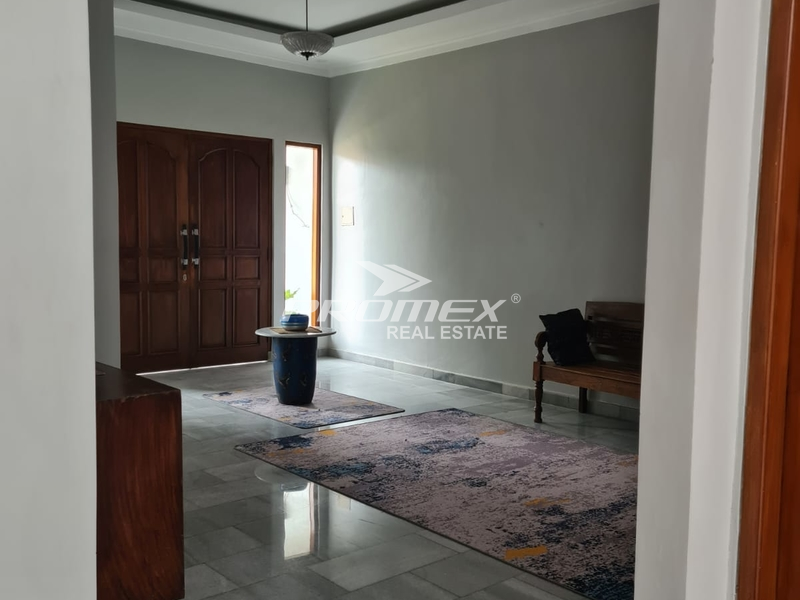 dijual-cepat-rumah-modern-dan-strategis-di-jakasampurna-bekasi