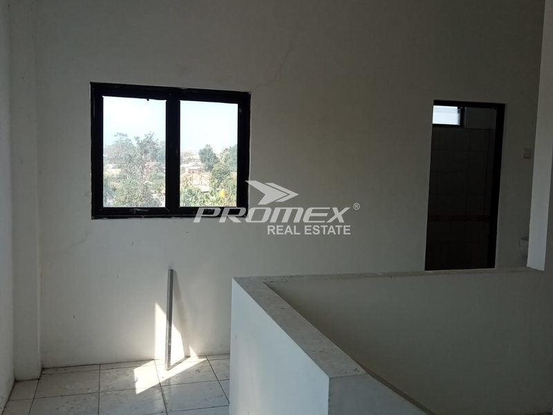 di-sewakan-ruko-3-lantai-lokasi-strategis-pinggir-jalan-cocok-buat-bisnis-area-oebufu
