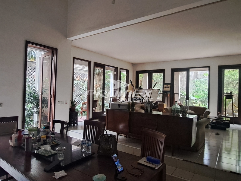 rumah-strategis-dalam-komplek-di-pejaten-jakarta-selatan