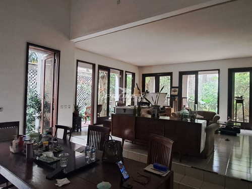 rumah-strategis-dalam-komplek-di-pejaten-jakarta-selatan