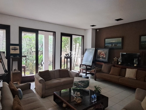 rumah-strategis-dalam-komplek-di-pejaten-jakarta-selatan