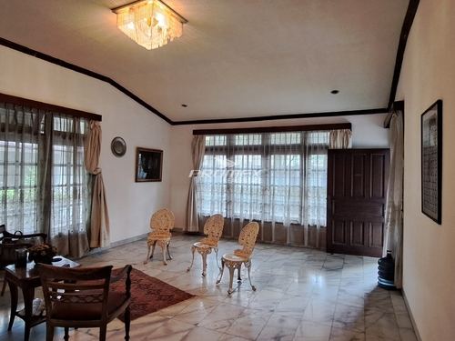 rumah-strategis-kemang-timur