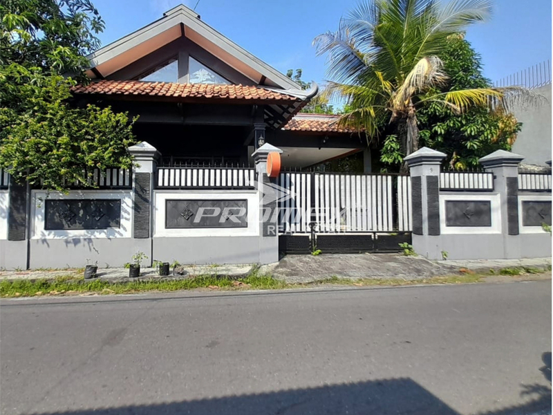 disewakan-rumah-modern-di-manahan-solo