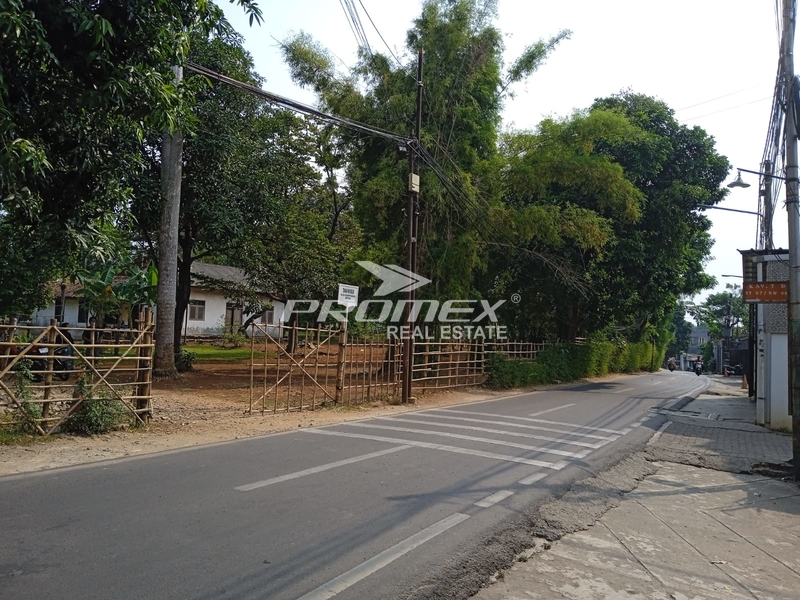 dijual-tanah-luas-posisi-hook-lokasi-dekat-tol-taman-mini