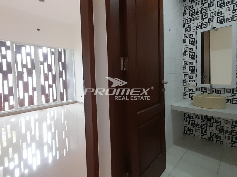 rumah-siap-huni-luas-dan-terawat-lokasi-strategis-dekat-pancoran-jakarta-selatan