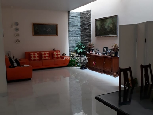 rumah-modern-minimalis-di-sunrise-garden-jakarta-barat