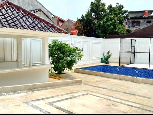 rumah-mewah-dengan-kolam-renang-amp-lap-basket-di-jagakarsa