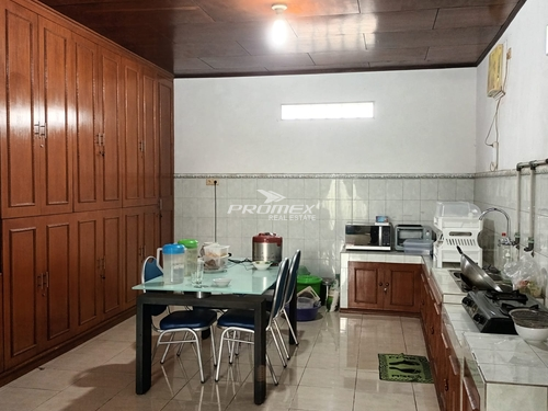 rumah-halaman-luas-ada-basement-di-jatiasih-bekasi