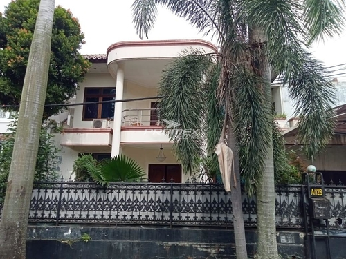 dijual-cepat-rumah-mewah-di-kawasan-jakarta-selatan