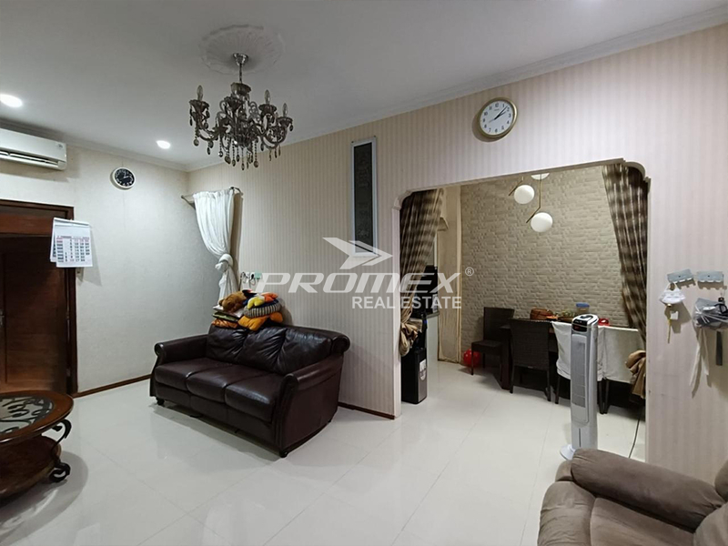 dijual-rumah-siap-huni-di-mangkubumen-solo