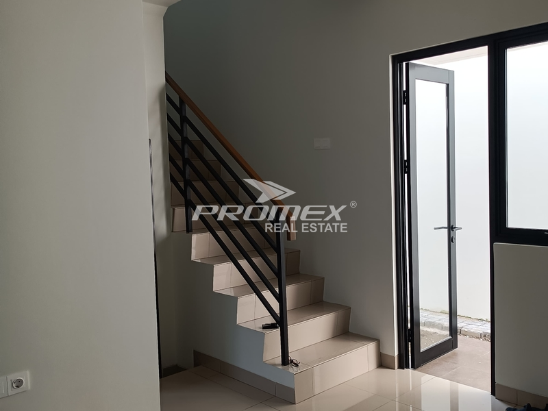 dijual-cepar-rumah-cantik-minimalis-di-kawasan-summarecon-crown-gading