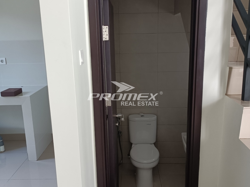 dijual-cepar-rumah-cantik-minimalis-di-kawasan-summarecon-crown-gading