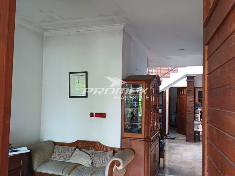 dijual-cepat-rumah-asri-dikawasan-persanggrahan