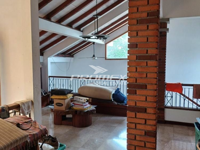 dijual-cepat-rumah-asri-dikawasan-persanggrahan