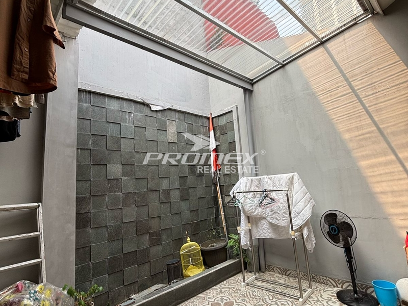 dijual-cepat-rumah-2-lantai-di-galaxy-bekasi