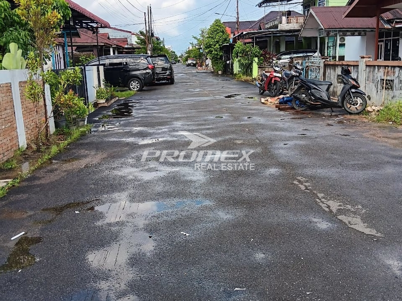 rumah-cantik-jalan-lebar-lokasi-strategis-langsung-angkut-koper