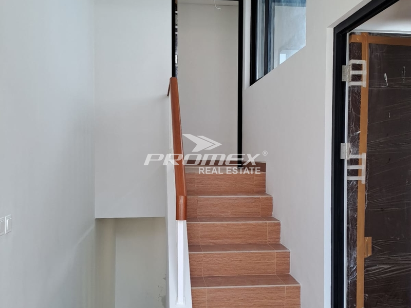 dijual-rumah-di-kota-wisata
