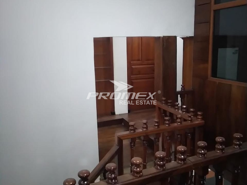 dijual-cepat-rumah-3-lantai-di-bandung