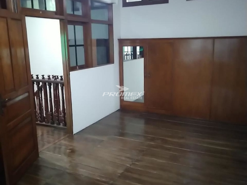 dijual-cepat-rumah-3-lantai-di-bandung