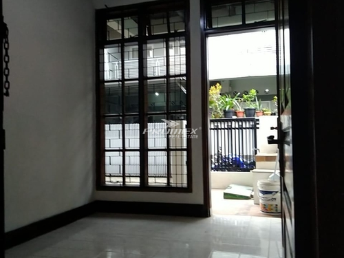 dijual-cepat-rumah-3-lantai-di-bandung
