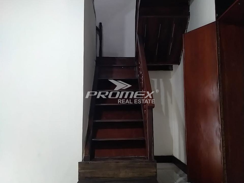 dijual-cepat-rumah-3-lantai-di-bandung
