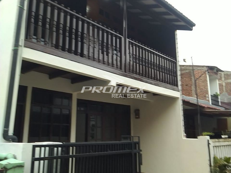 dijual-cepat-rumah-3-lantai-di-bandung