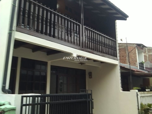 dijual-cepat-rumah-3-lantai-di-bandung