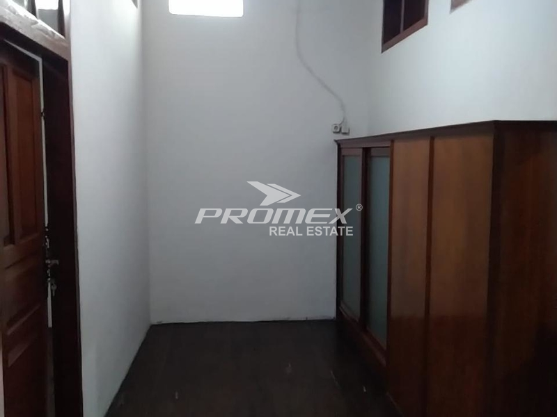 dijual-cepat-rumah-3-lantai-di-bandung