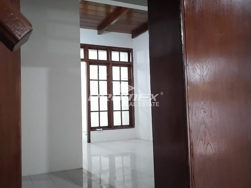 dijual-cepat-rumah-3-lantai-di-bandung