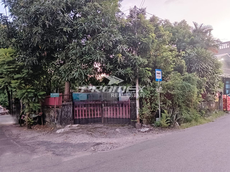 dijual-rumah-lama-di-area-pasar-legi-solo