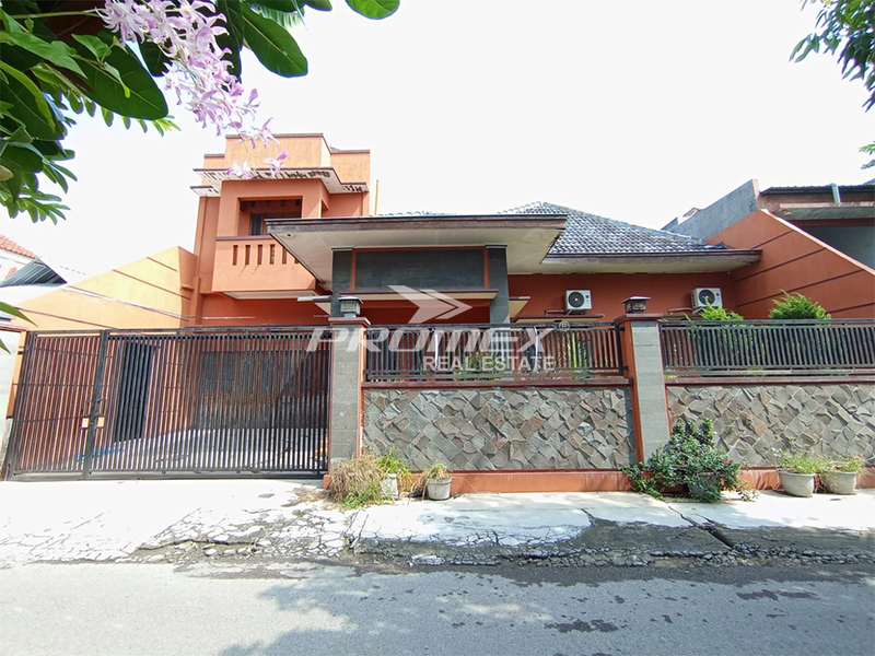 dijual-rumah-modern-cantik-di-sumber-solo