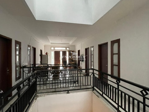 dijual-rumah-tinggal-kos-3-lantai-di-bendungan-hilir-shm-amp-potensi-income-hingga-30-juta
