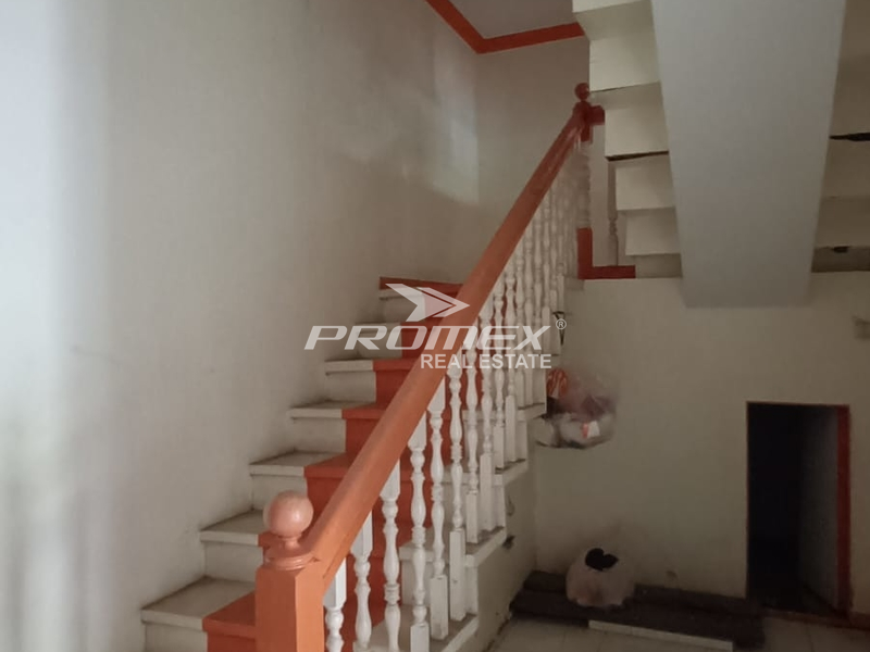 tinggal-di-tengah-kota-tanpa-ribet-rumah-2kt-garasi-shm