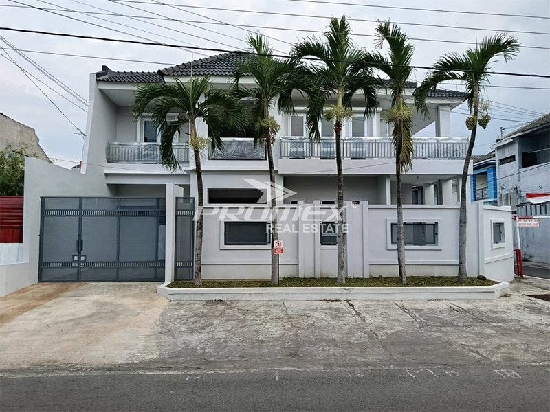 dijual-rumah-besar-siap-huni-di-banyuanyar-solo