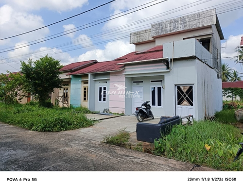 dijual-rumah-strategis-di-komplek-star-borneo-8-siap-huni-amp-harga-terjangkau