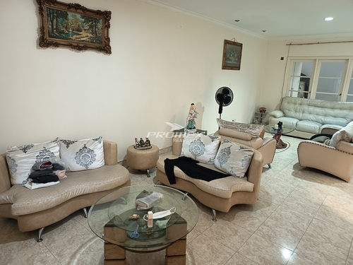 rumah-dalam-kompleks-jalan-transyogi-cibubur