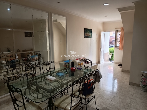 rumah-dalam-kompleks-jalan-transyogi-cibubur