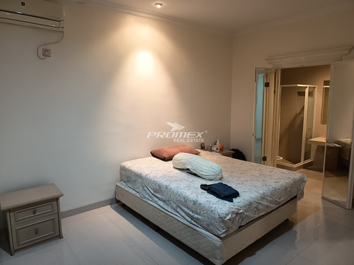 rumah-dalam-kompleks-jalan-transyogi-cibubur