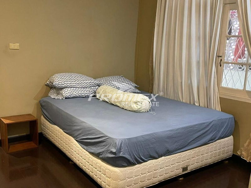 rumah-ada-privat-pool-dan-taman-di-pondok-labu