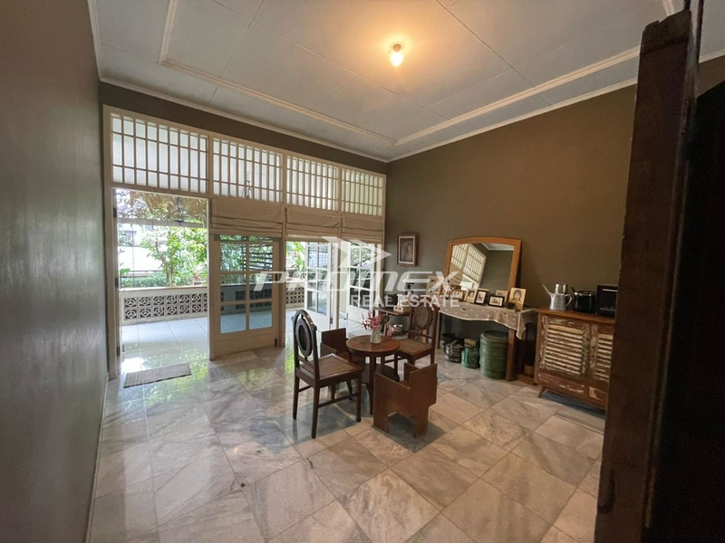 rumah-ada-privat-pool-dan-taman-di-pondok-labu