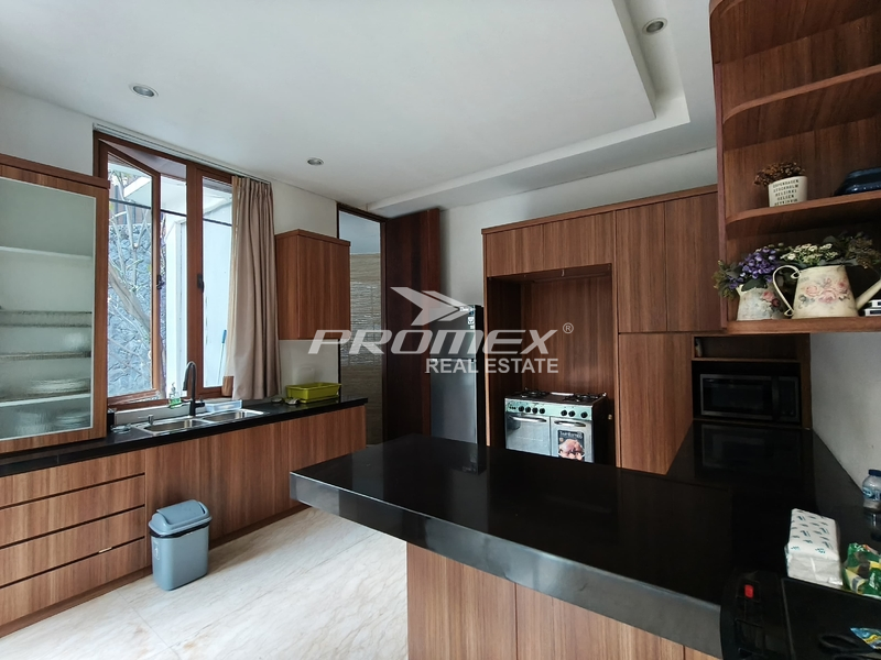 rumah-mewah-dalam-komplek-ada-privat-pool-rumah-di-patra-kuningan-dekat-bidakara