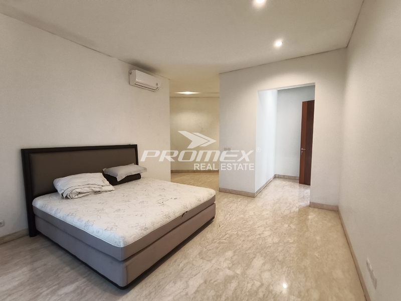 rumah-mewah-dalam-komplek-ada-privat-pool-rumah-di-patra-kuningan-dekat-bidakara