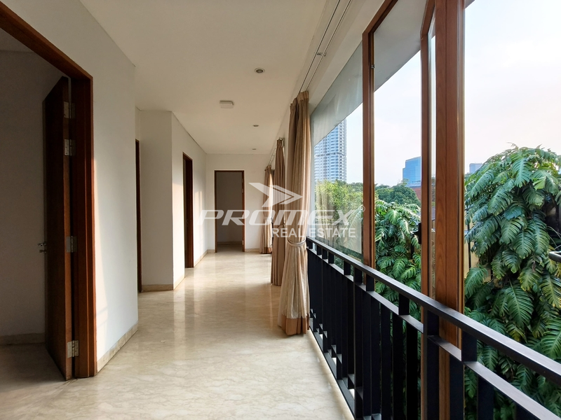 rumah-mewah-dalam-komplek-ada-privat-pool-rumah-di-patra-kuningan-dekat-bidakara