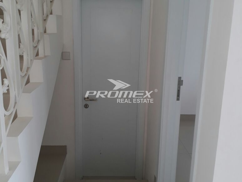 dijual-rumah-2-lantai-jakarta-garden-city