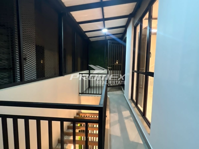 dijual-rumah-asya-jakarta-garden-city