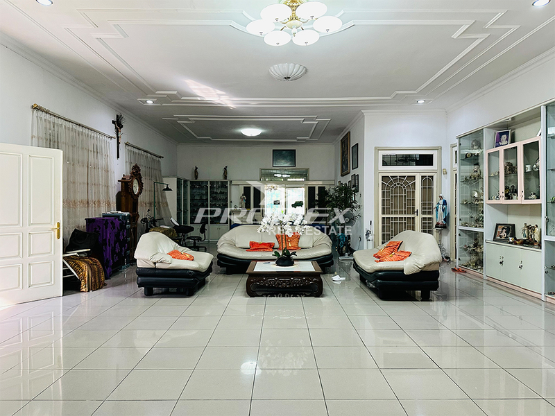 dijual-rumah-kantor-di-jl-adi-sucipto-karanganyar