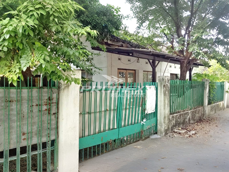 Dijual Rumah Hitung Tanah di Singosaren, Solo