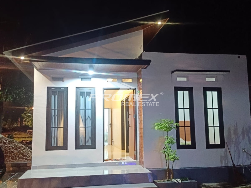 DIJUAL RUMAH BARU MODERN LUXURY LOKASI JALUR 40 DEKAT RS BENMBOI